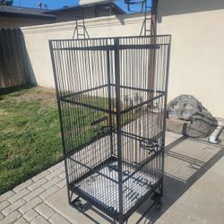 **HEAVY DUTY** Parrot/Bird Cage With Wheels