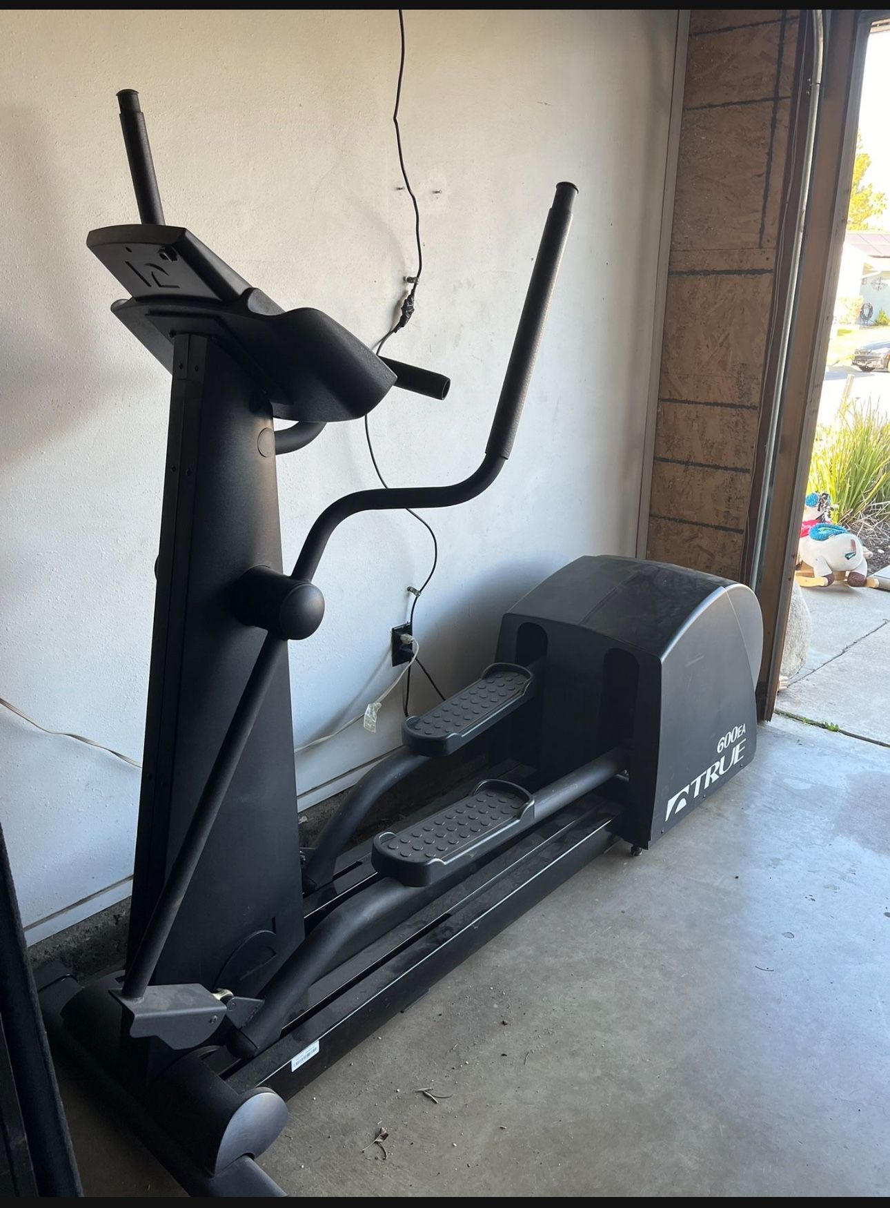 Elliptical True 600