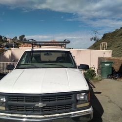1999 Chevrolet 2500 Regular Cab & Chassis