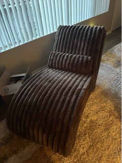 Chase wave chair