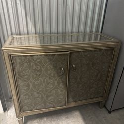 Accent Buffet Table Dresser