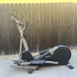 ELLIPTICAL GOOD CONDITION 