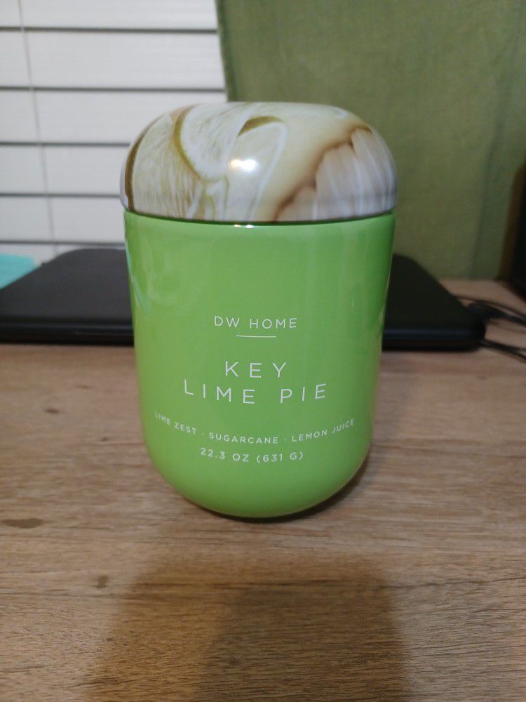 Candle- Key Lime Pie- DW Home- 22.3 Oz - 631G