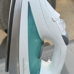 Hamilton Beach Retractable Cord Iron