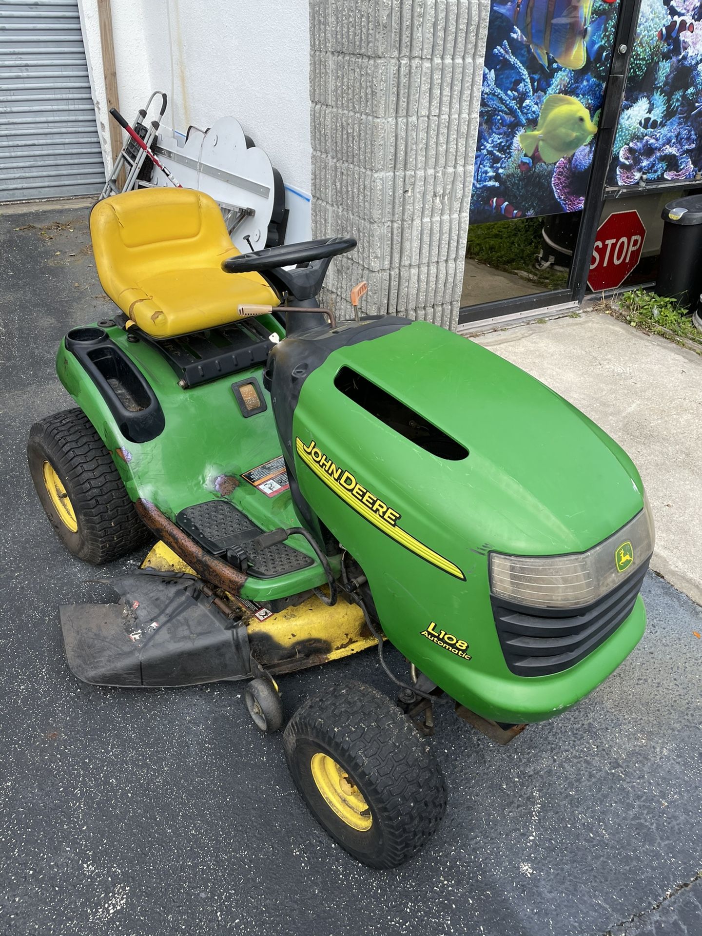 John Deere Riding Mower