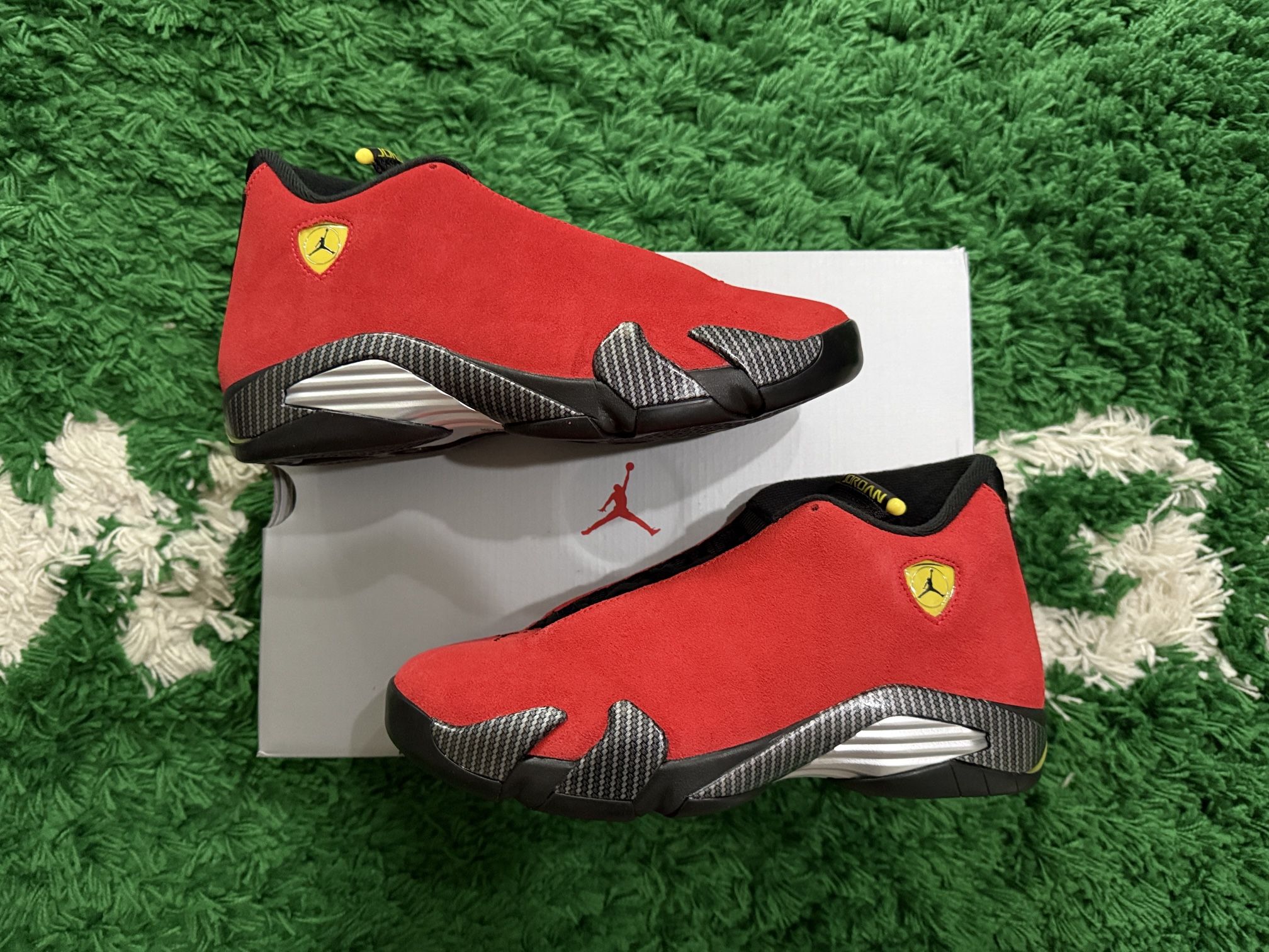 Jordan 14 Retro Ferrari 2025 