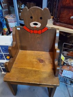Childs bear chair