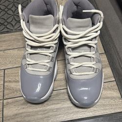 Jorden 11 cool grey size 8.5