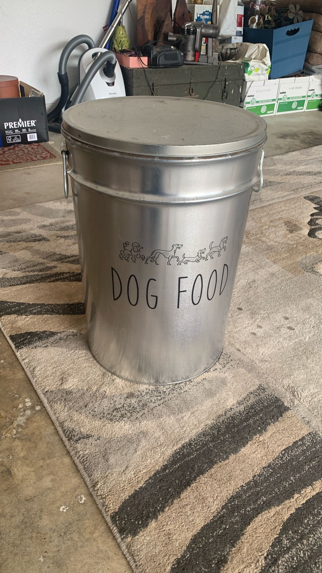 Ray Dunn Dog Food Container