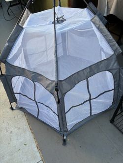 Portable play pen