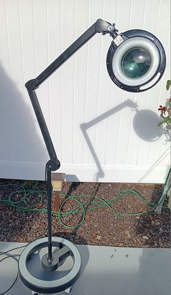 Intertek Magnifying Floor Lamp