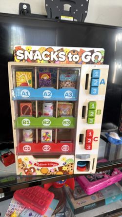 Toy vending machine