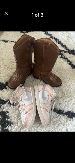 Girls shoes
