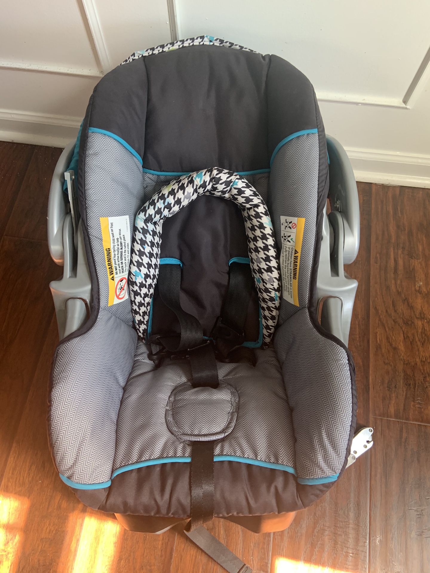 Car seat and stroller come together I’ll do 50 for both