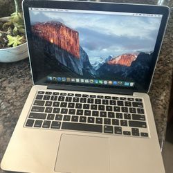 APPLE MACBOOK PRO - Included Free Skin For It Too.