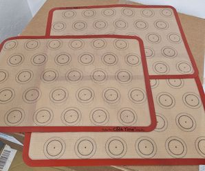3 Macaron silicone baking mats