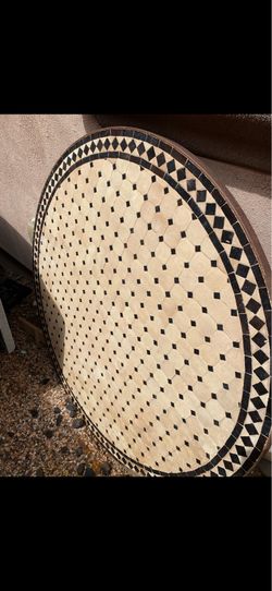 Handset 48 inch Moroccan Table Top