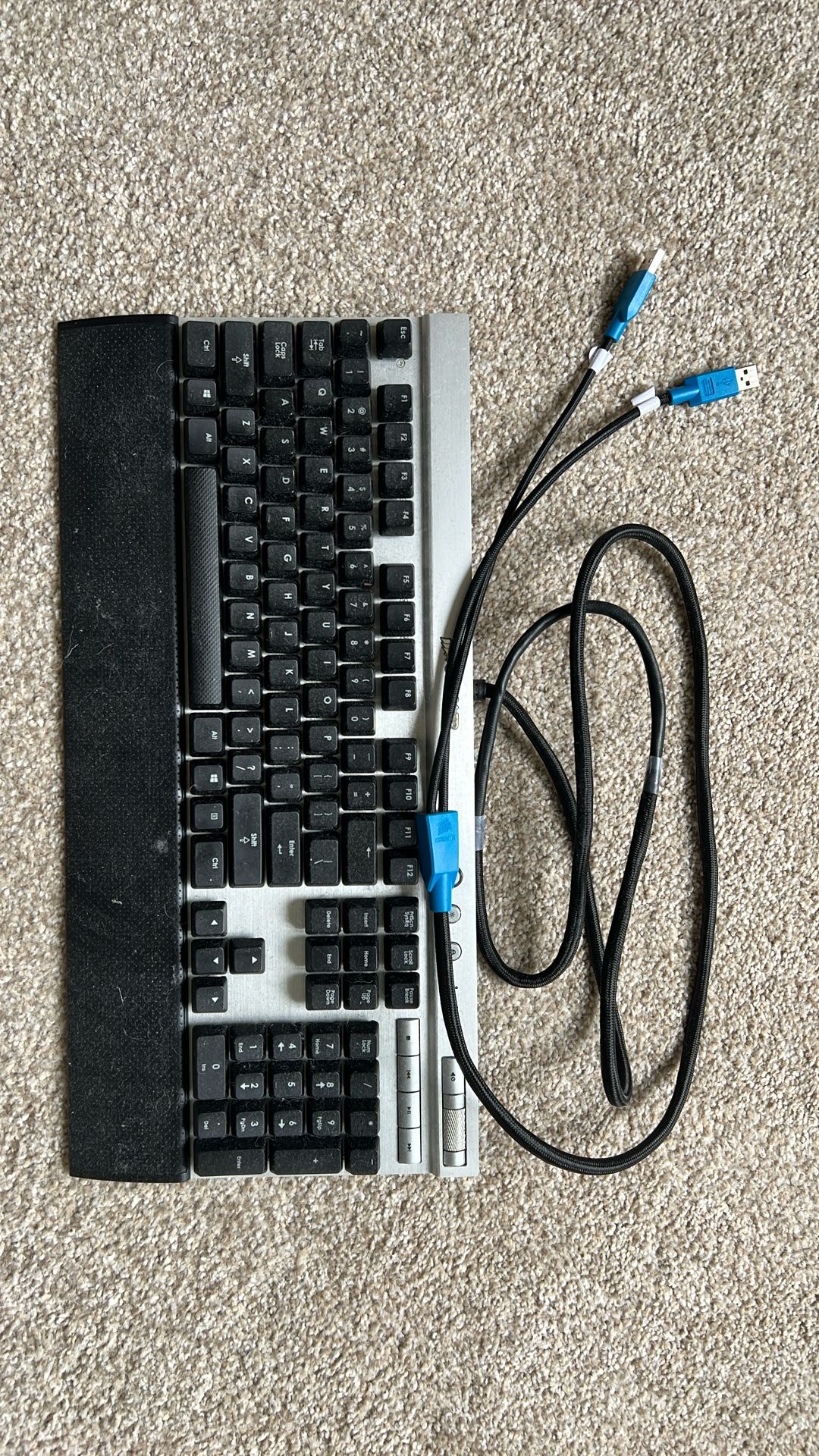 Corsair K70 Mechanical Cherry MX Red Keyboard