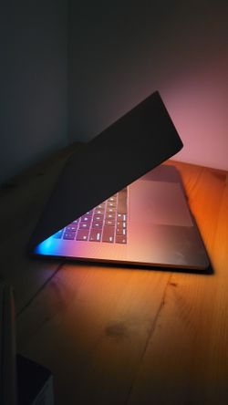 Apple MacBook Pro 15-inch 2017 touchbar 16 GB ram 1 TB hard drive with charger