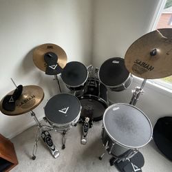 Pearl Export 5 Piece Drum Set With Cymbals 