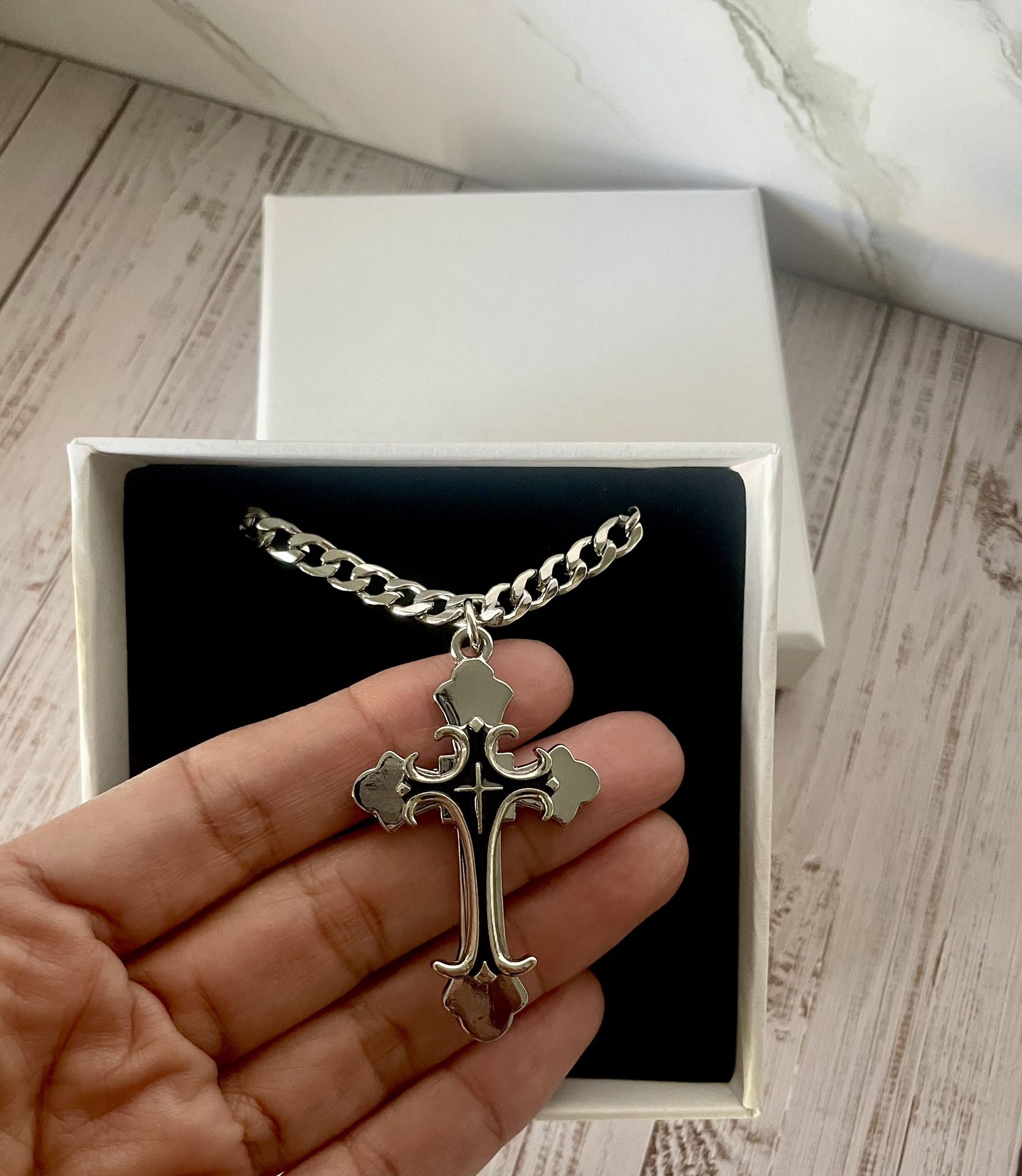Brand New Men’s Thick Chain Cross Pendant Necklace