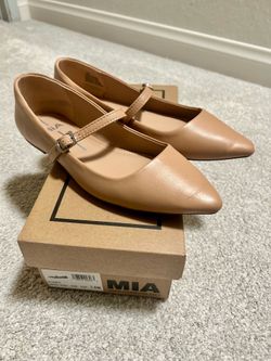 Womens flat shoes