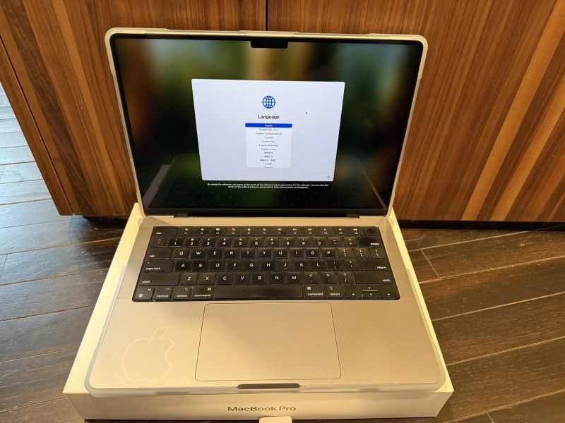 2021 Apple MacBook Pro M1 Max 14” 10-Core CPU 32-Core GPU 64GB RAM 8TB SSD