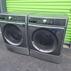 Kenmore Set Front Load Washer 4.5   Cuft And Gas Dryer 7.4 High Efficiency  Has Scratches 