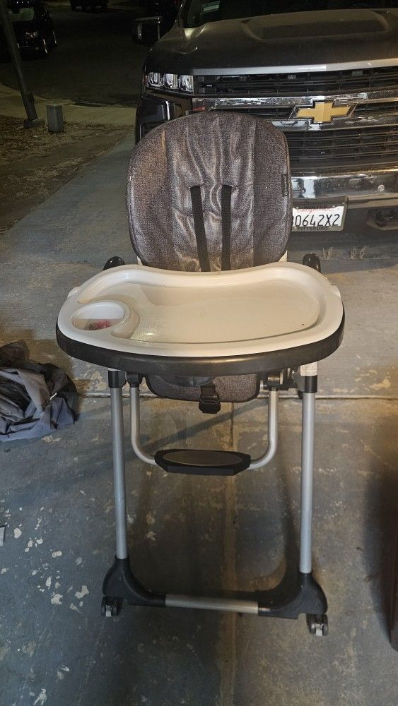 Baby Trend high chair 
