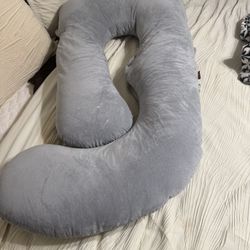 FREE Momcozy Pregnancy Pillow