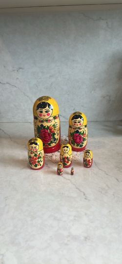 Vintage hand painted Matryoshka nesting Russian wodden dolls set of 7 peaces Christmas