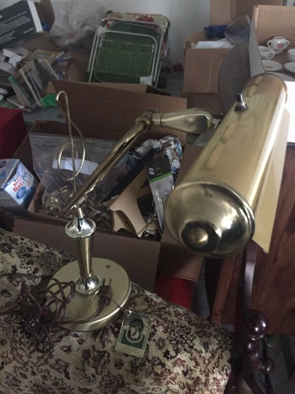 VINTAGE MID CENTURY BRASS MUSIC NOTE PIANO LAMP DESK LAMP