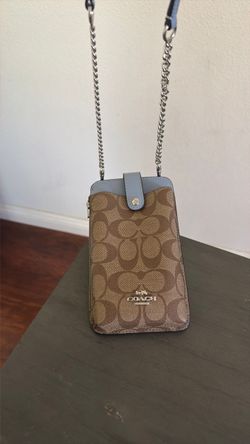 coach phone holder
