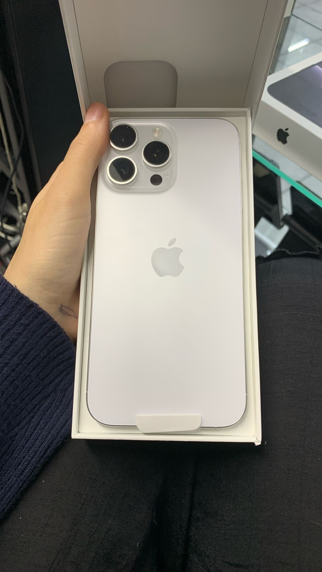 iPhone 16 Pro Max Unlocked