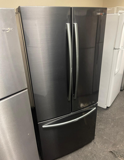 Deal: Samsung French Door (Black Stainless) – LED lights, Clean