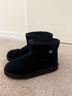 Black UGG