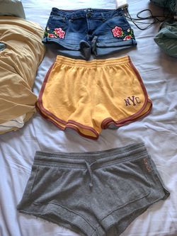 3 pairs Shorts Size M/Jeans 11