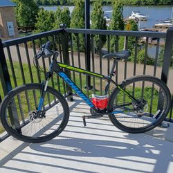 Schwinn Mesa 2 Trail / Mountain Bike