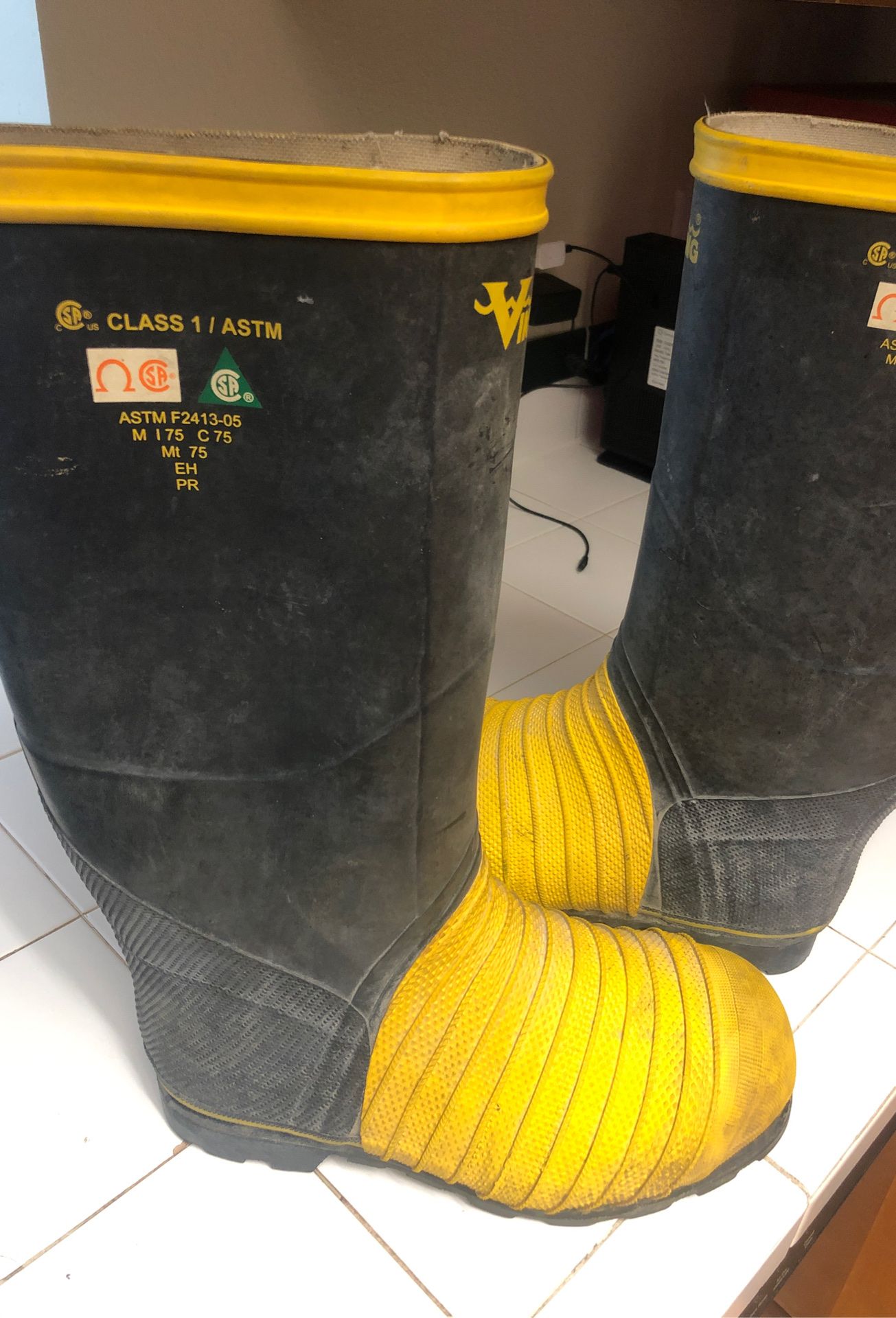 Viking steel toe work boots