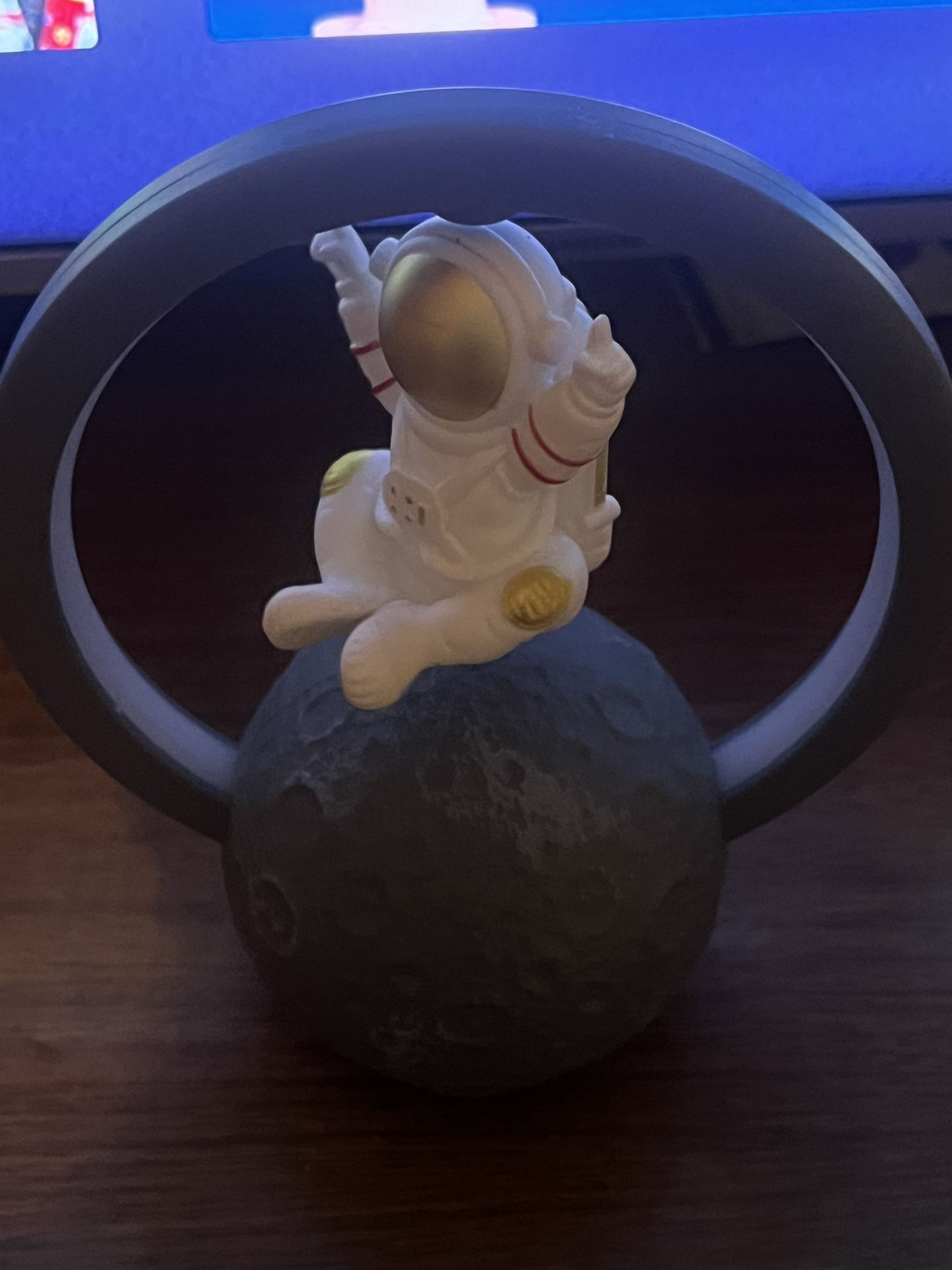 Floating Astronaut Speaker 