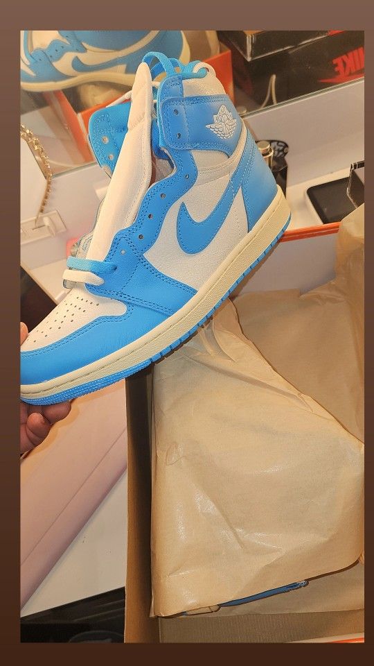 Jordan 1 High Unc