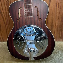 Fender Resonator PR-180E w Hard Case