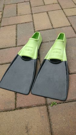 Aqua Lung fins - youth size 8-11