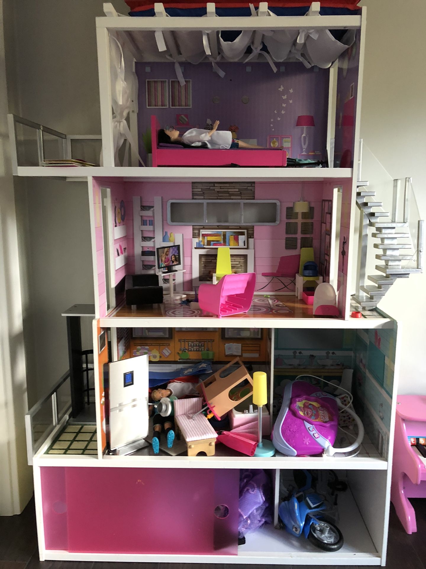 Barbie Dollhouse