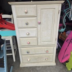 Dresser/Armoire/Closet 6 Drawer + Door With Rod