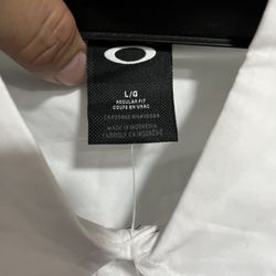 Sz Large Oakley White Shirt 