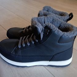 Size 12 For Mens Black Leather Weather Proof Boots With Fur Inside 