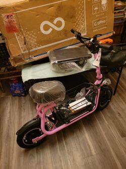 NEW In BOX C1 Pro electric scooter