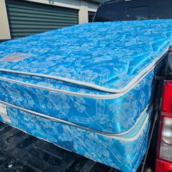 USED PRINCESS ROOMS 2 GO DOUBLE SIDED QUEEN PILLOWTOP MATTRESS  AND BOXSPRING
