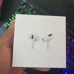 Airpods 2nd Gen Sealed NEW AND SEALED